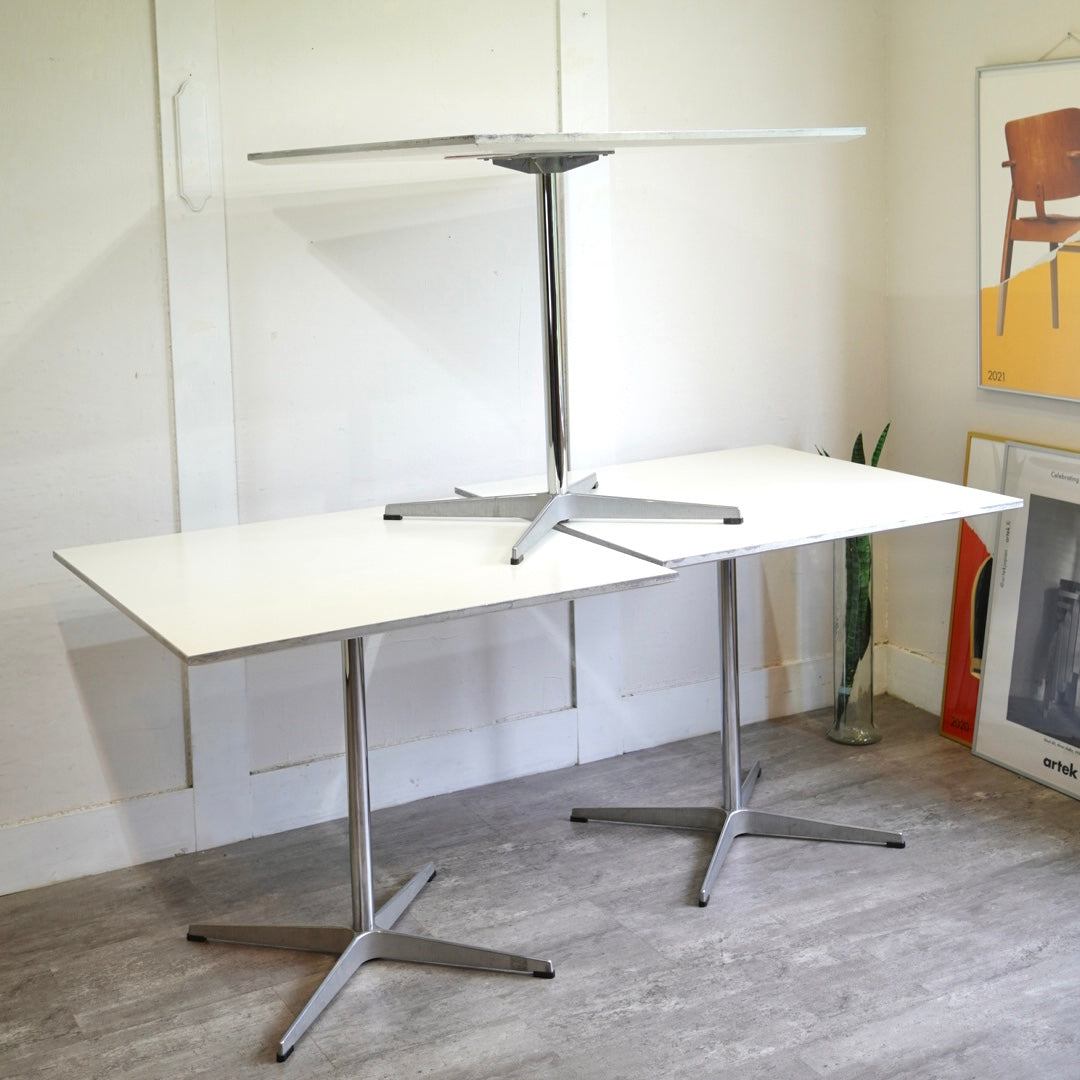 フリッツハンセン / FRITZ HANSEN テーブルシリーズ / table series 正方形 4スターベース  アルネ・ヤコブゼン