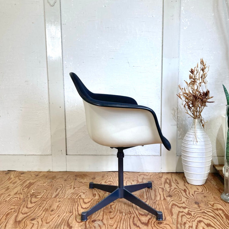 ハーマンミラー / Herman Miller アームシェルチェア 3rd コントラクトベース チャールズ＆レイ・イームズ  FRP ヴィンテージ