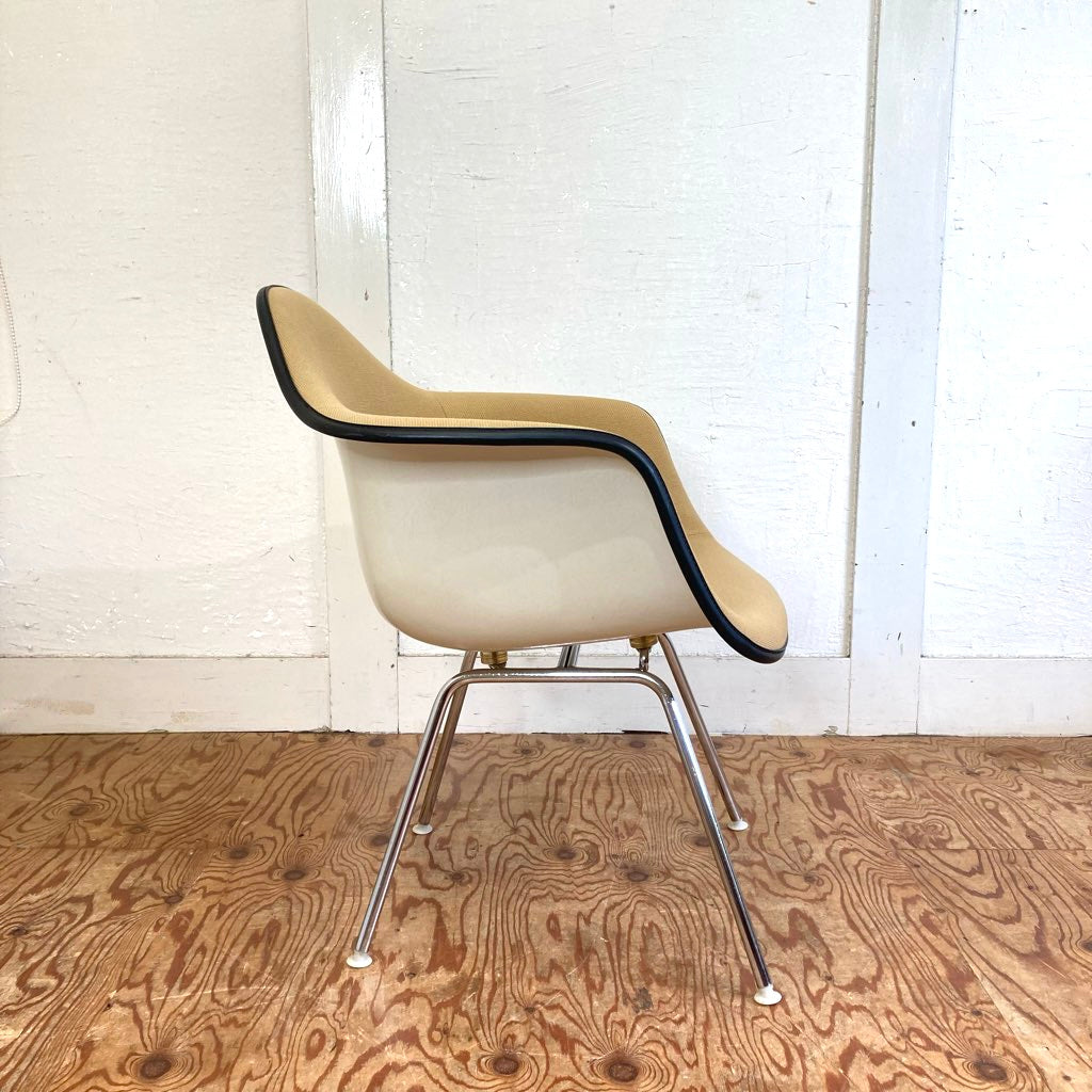 ハーマンミラー Herman Miller アームシェルチェア Hベース