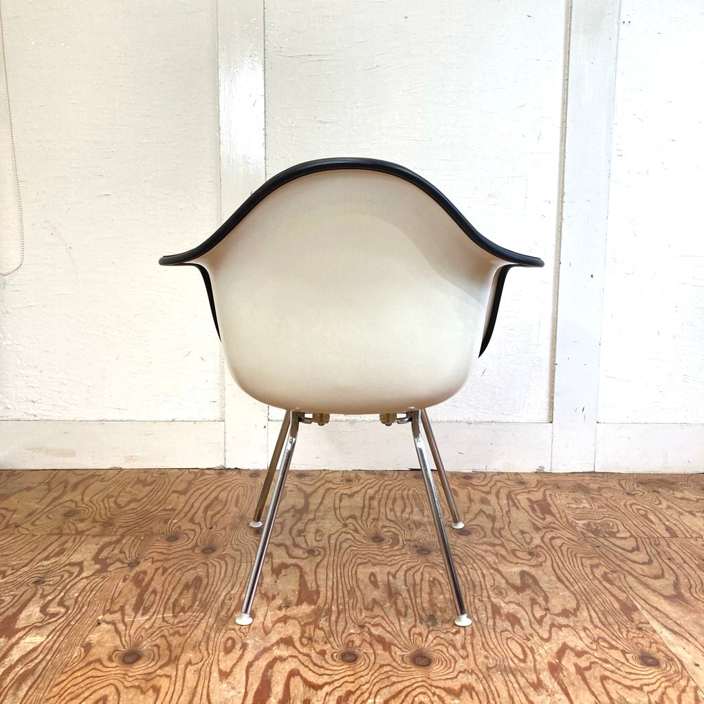 ハーマンミラー Herman Miller アームシェルチェア Hベース