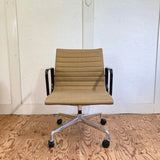 ハーマンミラー / Herman Miller  イームズ アルミナムグループ マネジメントチェア ベージュ デスクチェア 4本レッグ ヴィンテージ