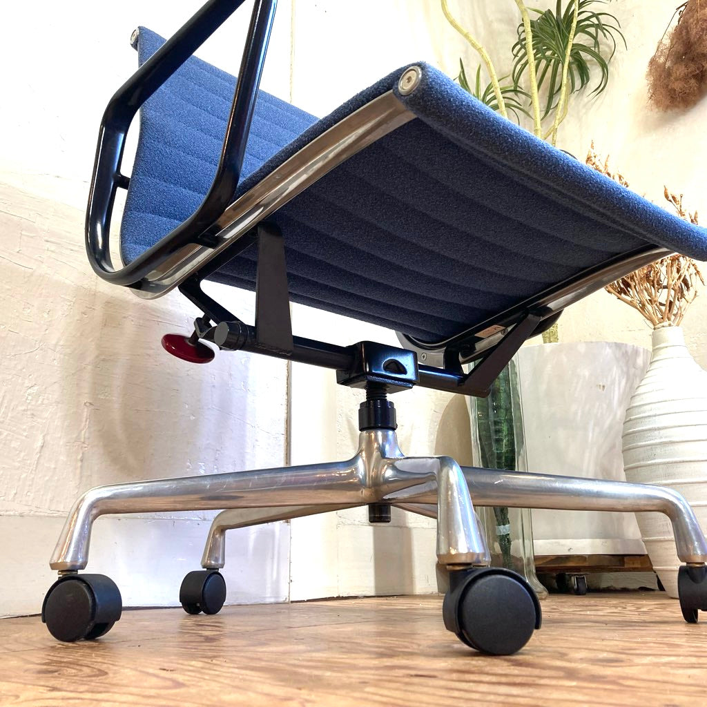 ハーマンミラー / Herman Miller イームズアルミナムグループ マネジメントチェア チャールズ&レイ・イームズ 中古