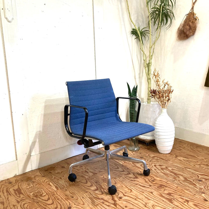 ハーマンミラー / Herman Miller イームズアルミナムグループ マネジメントチェア チャールズ&レイ・イームズ 中古