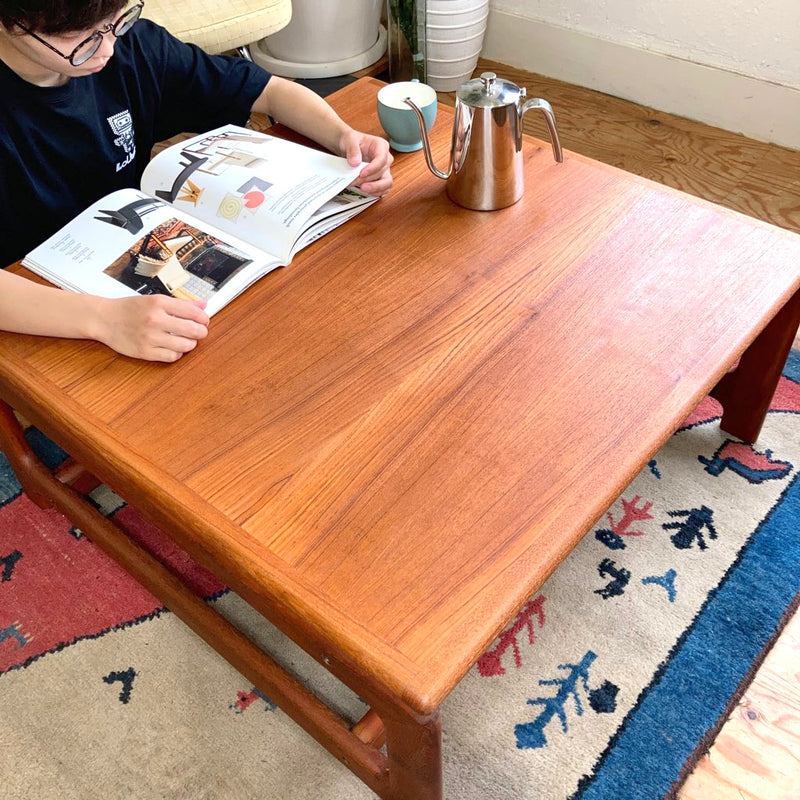 コンフォート / komfort コーヒーテーブル チーク材 デンマーク ヴィンテージ