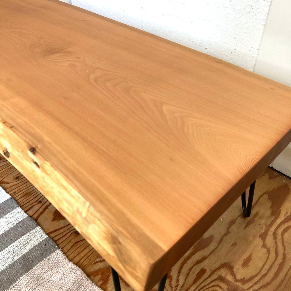 一枚板（おそらく桜）のテーブルをお譲りしたい（引取希望）