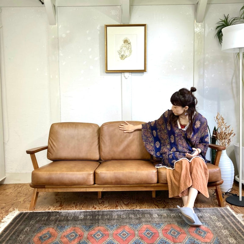 ミノ / MINO 3人掛けソファ くるみ 天然柿渋塗料 本革張り 展示品