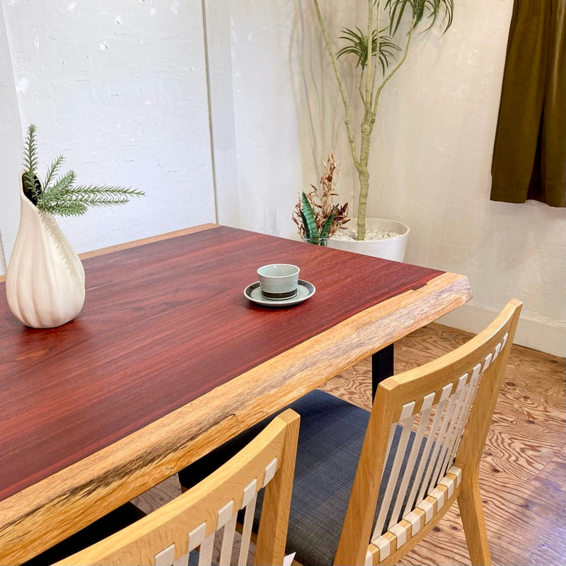 パドックの一枚板ダイニングテーブル 無垢材 リメイク家具 再生家具 リバイブモブラープロジェクト