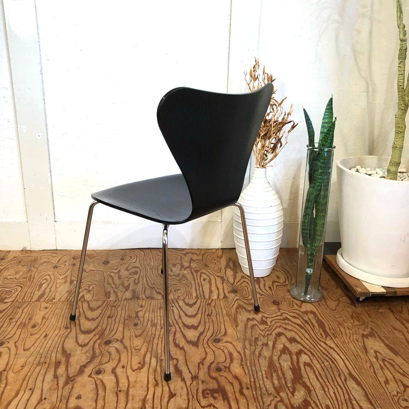 フリッツ・ハンセン / FRITZ HANSEN セブンチェア 【2】 ブラック アルネ・ヤコブセン 中古