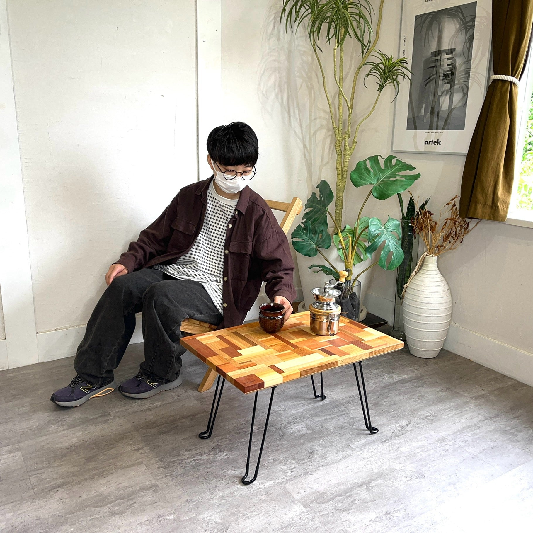 不要になった古い家具の木材から作った折り畳める ちゃぶ台 リメイク家具 再生家具 リバイブモブラープロジェクト