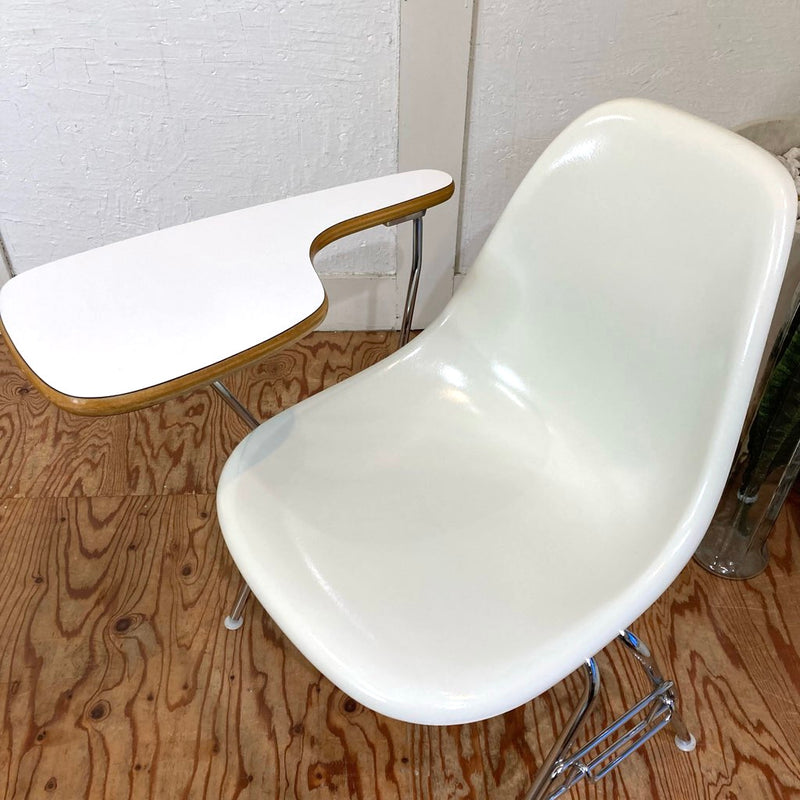 ハーマンミラー /  Herman Miller サイドシェルチェア ホワイト スタッキングベース メモ台付き チャールズ＆レイ・イームズ FRP ヴィンテージ