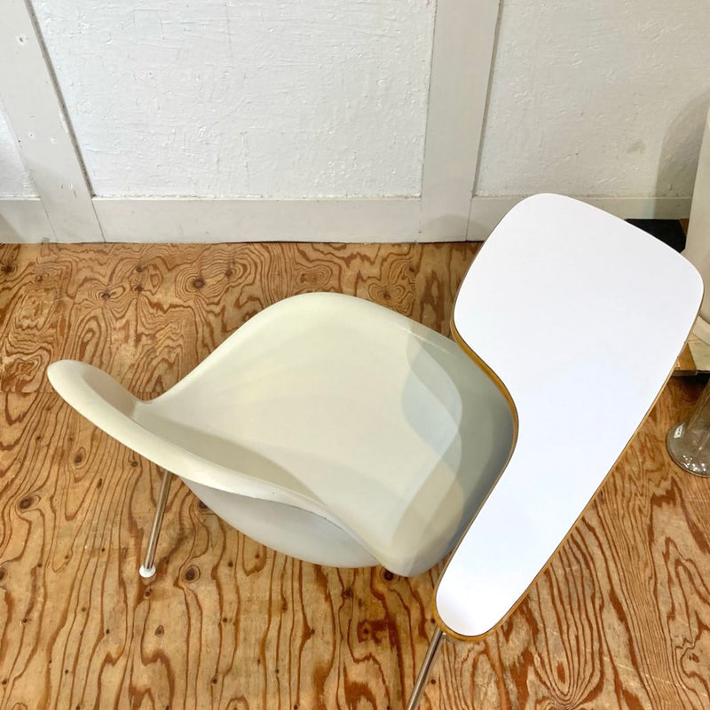 ハーマンミラー Herman Miller サイドシェルチェア ホワイト メモ台付き スタッキングベース チャールズ＆レイ・イームズ FRP  ヴィンテージ – Restyle