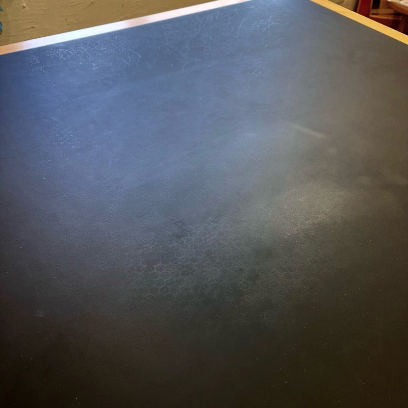 マグナス・オルセン / MAGNUS OLESEN ダイニングテーブル 1400×1400 ブラック デンマーク 中古
