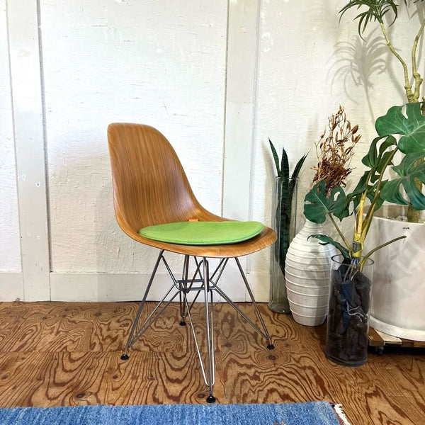 ハーマンミラー /  Herman Miller ウッドシェルチェア 【2】チェアパッド付 エッフェルベース チャールズ＆レイ・イームズ 中古