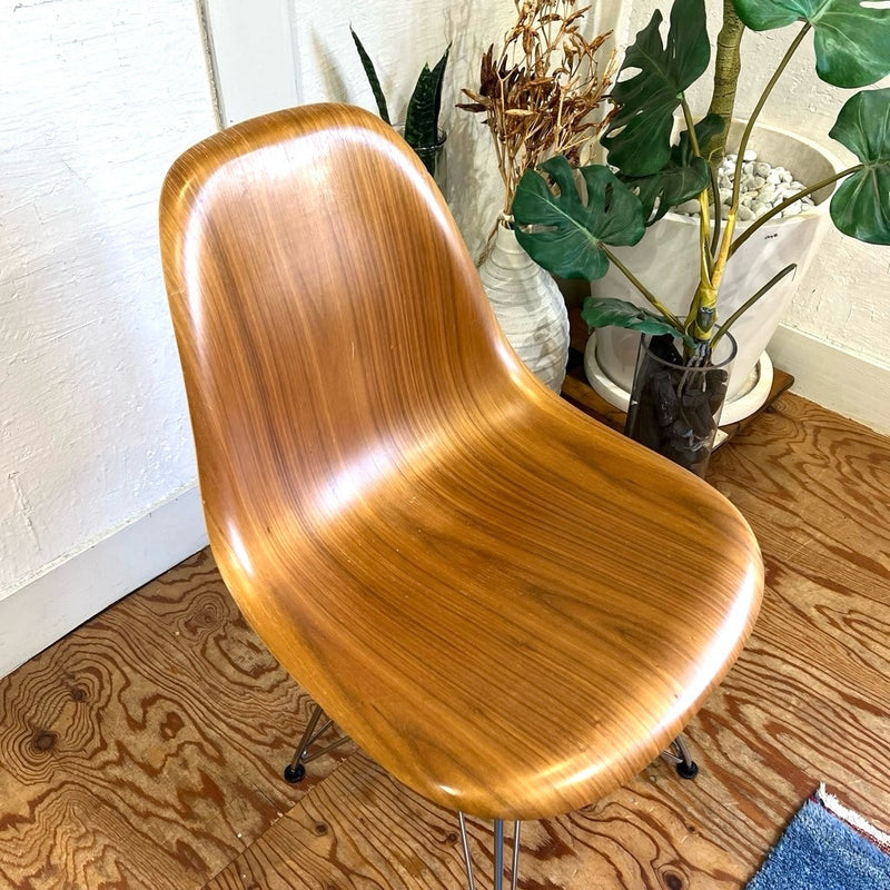 ハーマンミラー /  Herman Miller ウッドシェルチェア 【1】 エッフェルベース チャールズ＆レイ・イームズ 中古