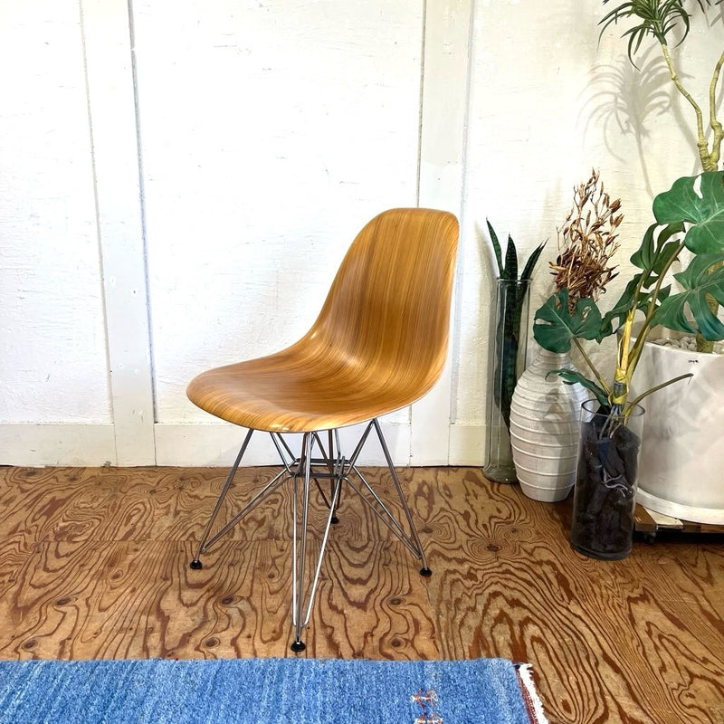 ハーマンミラー /  Herman Miller ウッドシェルチェア 【1】 エッフェルベース チャールズ＆レイ・イームズ 中古