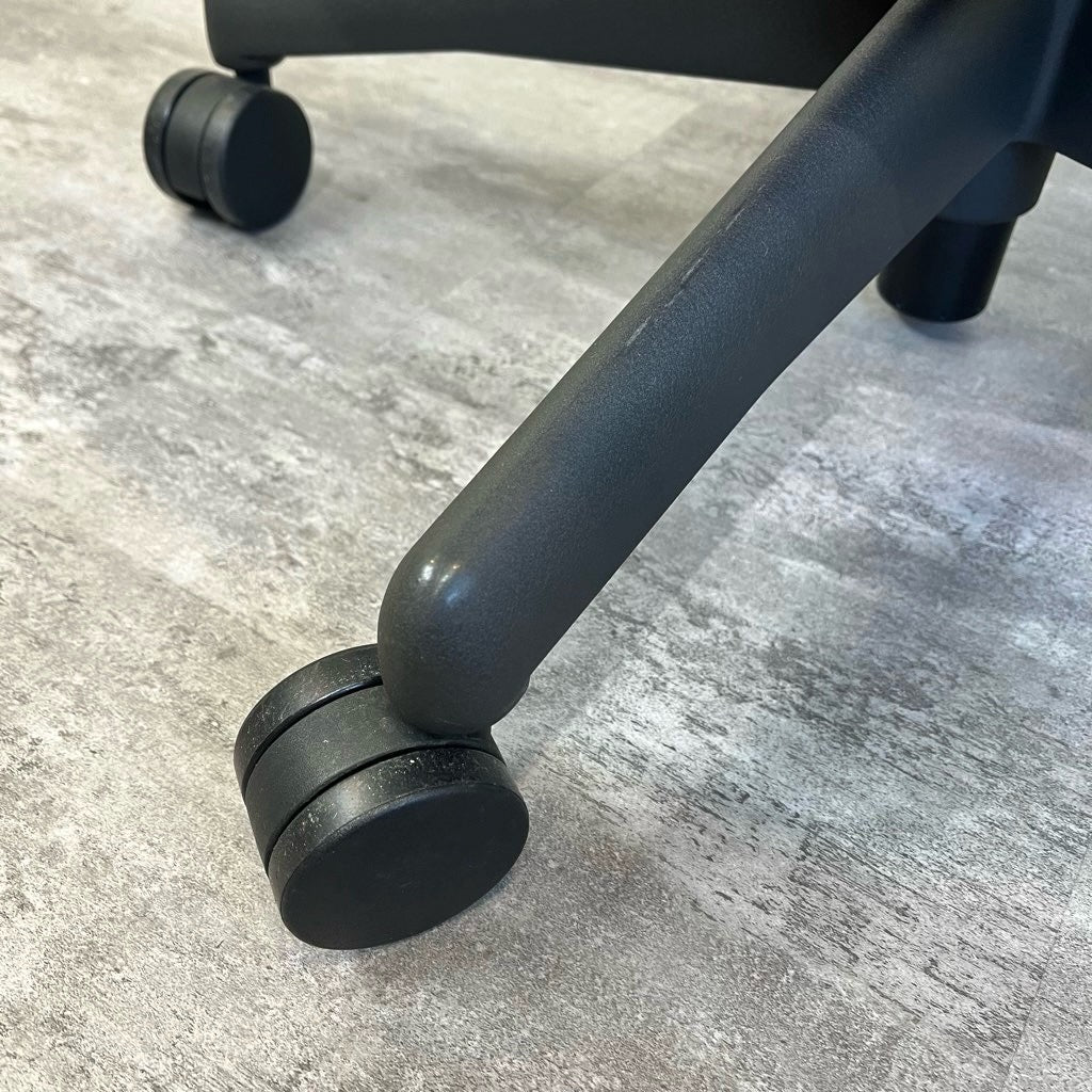 ハーマンミラー / HermanMiller アーロンチェア / Aeron Chairs クラシック ランバーサポート Size A フル装備 中古