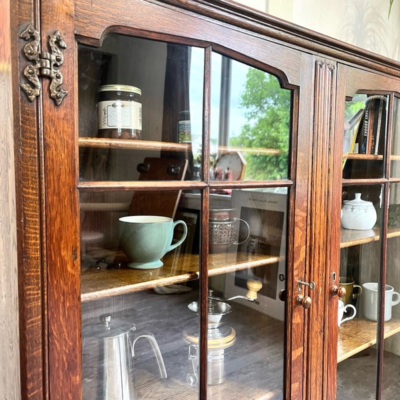 アンティーク風　飾り棚 カフェ キッチン 9ドア キャビネット アンティーク 飾り棚 ショーケース カフェ キッチン 9ドア キャビネット