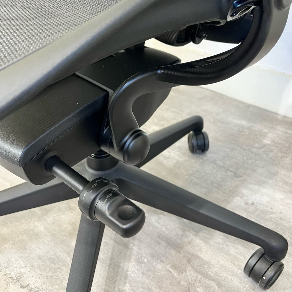 ハーマンミラー / HermanMiller アーロンチェア / Aeron Chairs ゲーミングエディション Size B フル装備 中古
