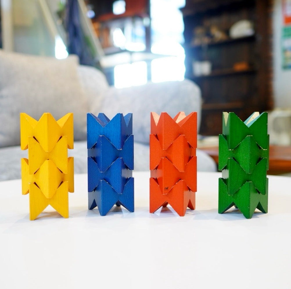 ネフスピール　16ピース　Naef Spiel ネフ / Naef ネフスピール 積み木 おもちゃ 16ピース スイス製 木製