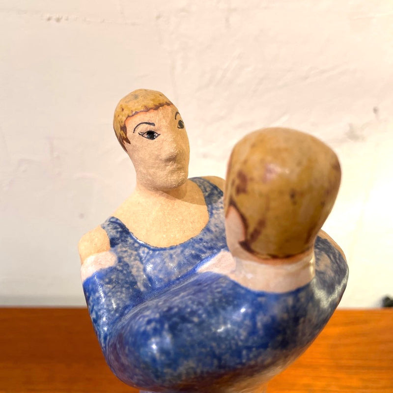 リサラーソンダンスする男女ラストダンス