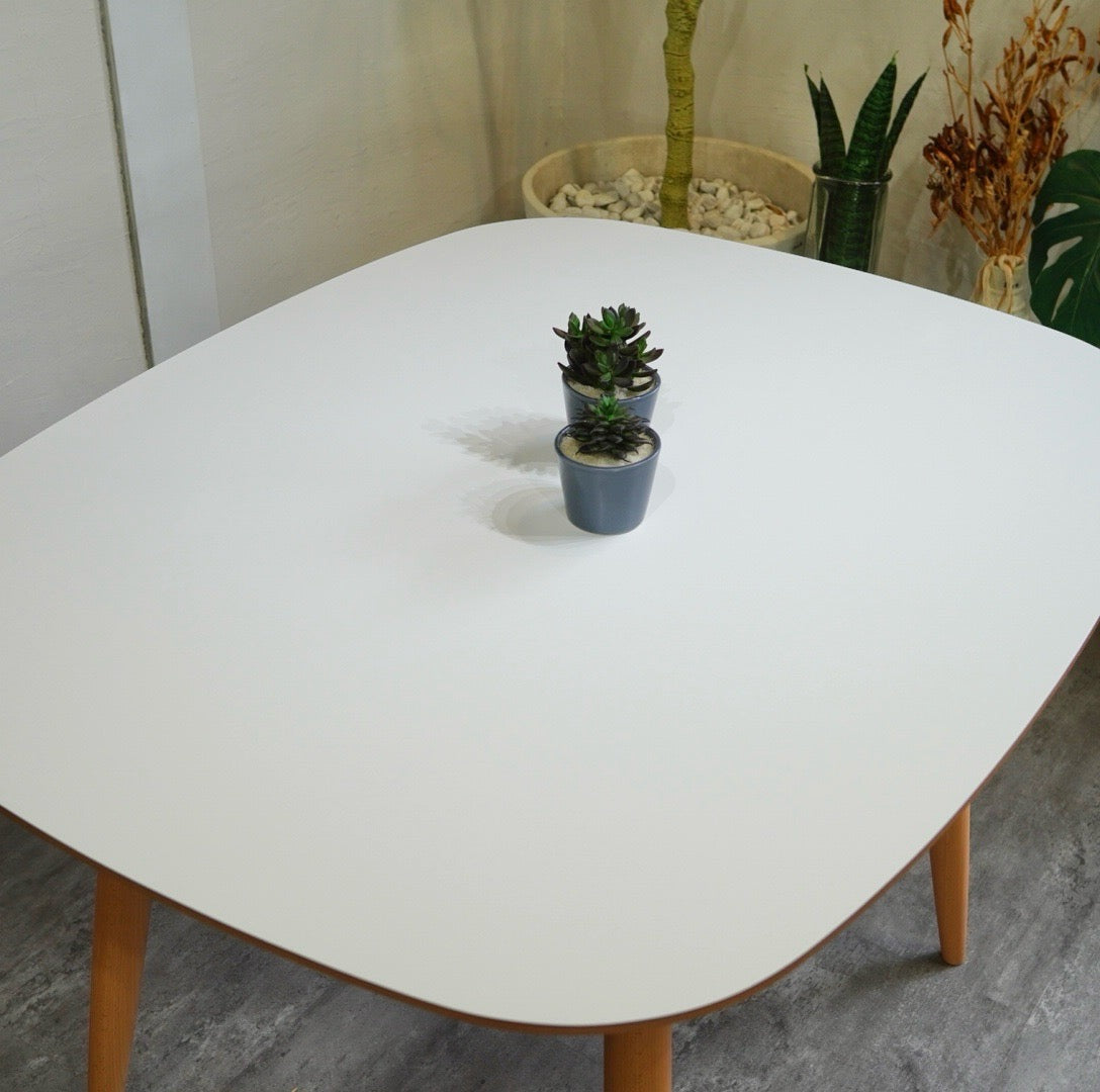 カリモク60 karimoku Dテーブル ダイニングテーブル 中古 カフェ