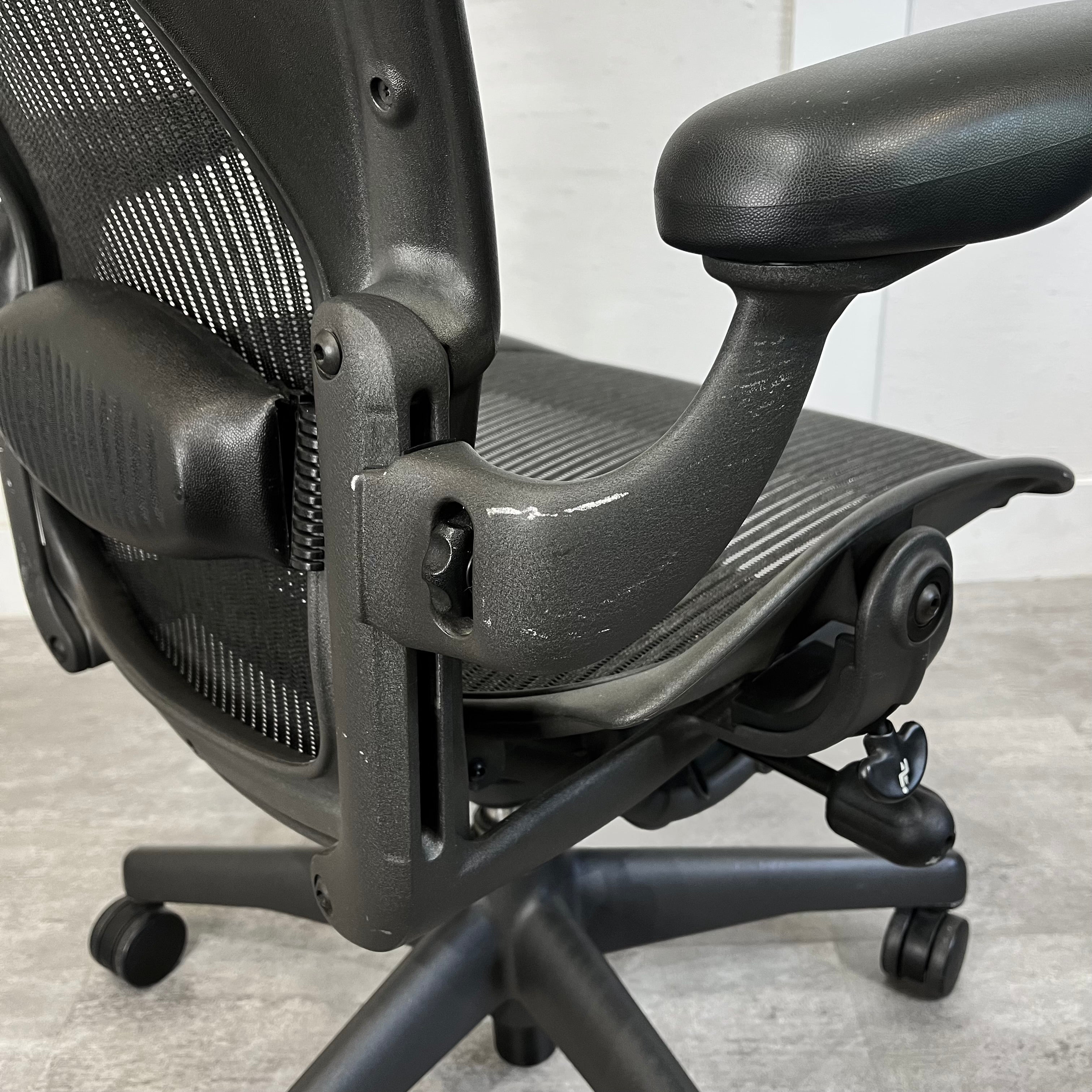 ハーマンミラー / HermanMiller アーロンチェア / Aeron Chairs クラシック ランバーサポート Size B