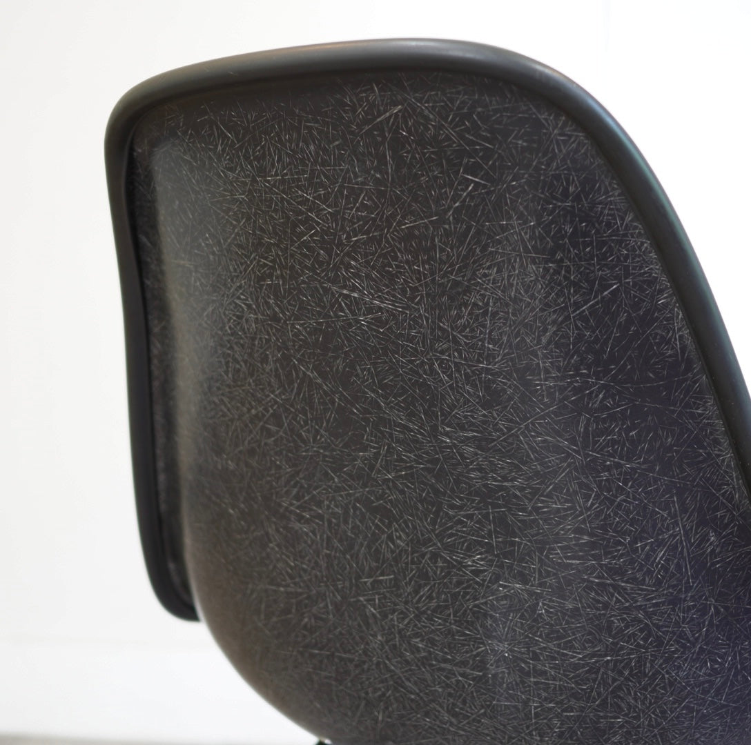 ハーマンミラー /  Herman Miller サイドシェルチェア ナウガレザー チャールズ＆レイ・イームズ ヴィンテージ