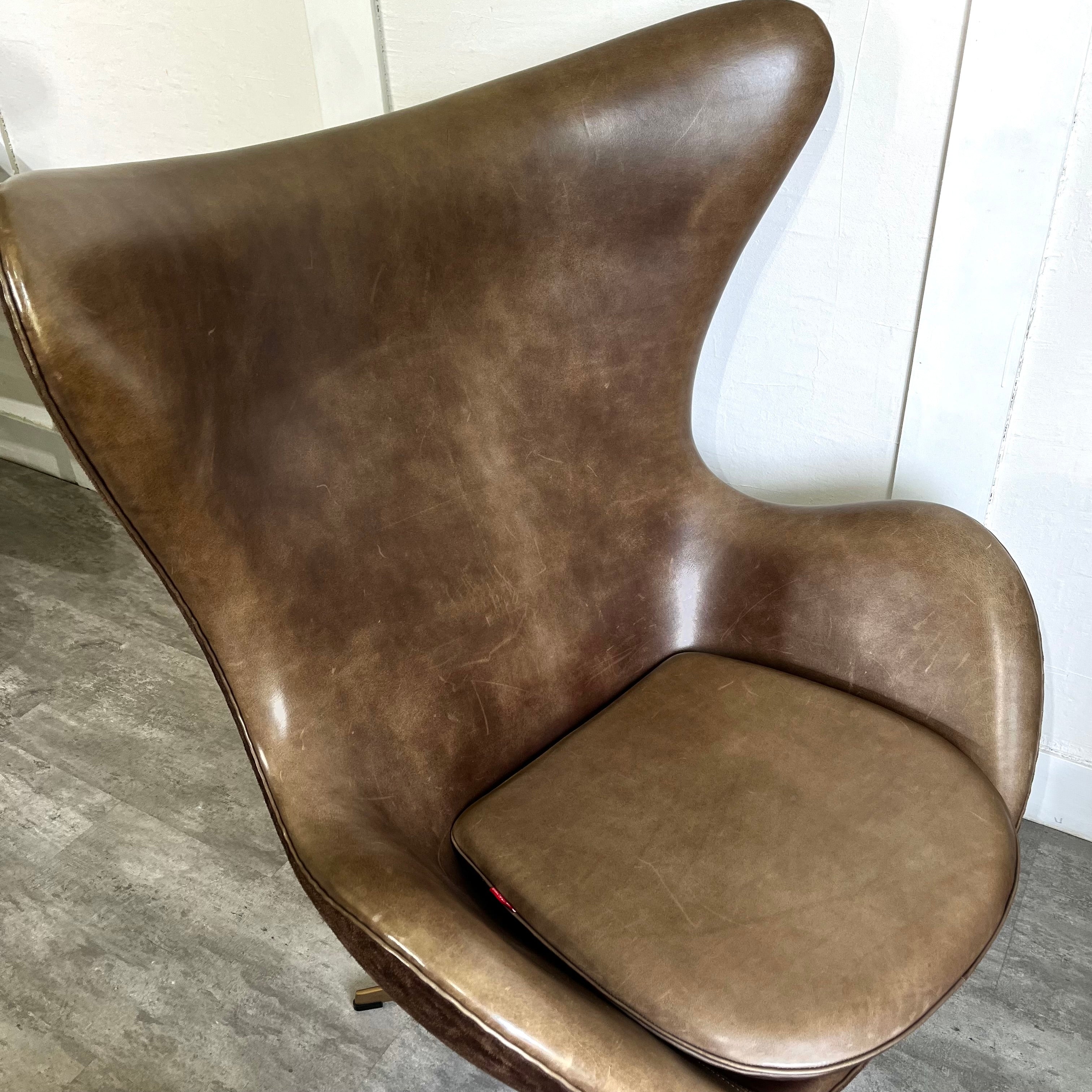 フリッツハンセン / FRITZ HANSEN エッグチェア / EGG 50周年アニバーサリー フットスツール付き アルネ・ヤコブセン 本革 北欧 デンマーク