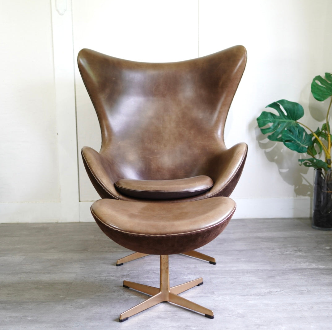 フリッツハンセン / FRITZ HANSEN エッグチェア / EGG 50周年アニバーサリー フットスツール付き アルネ・ヤコブセン 本革 北欧 デンマーク