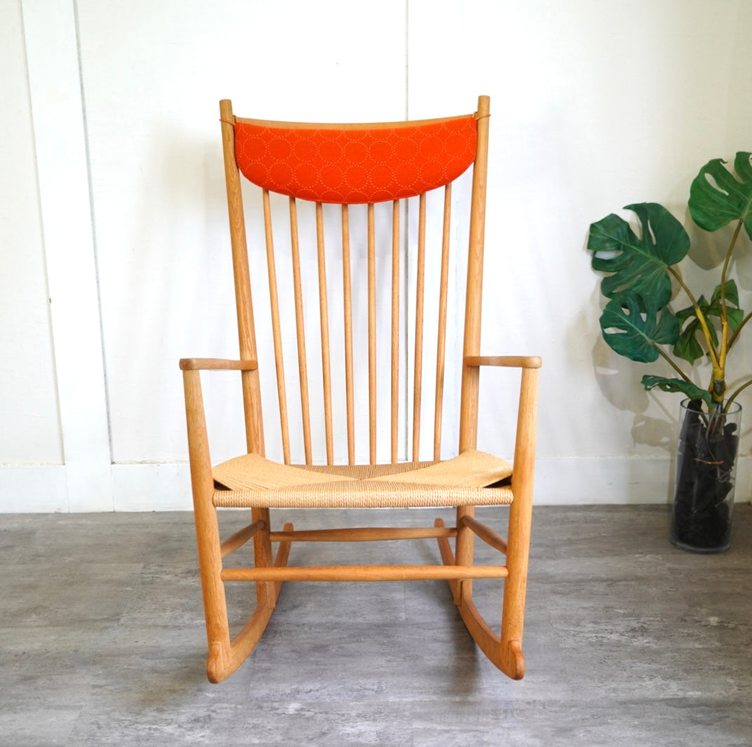 木製　ロッキングチェアー　彫刻入　再塗装済　ＵＳＥＤ FREDERICIA/フレデリシア J16 ロッキングチェアハンス・J・ウェグナー