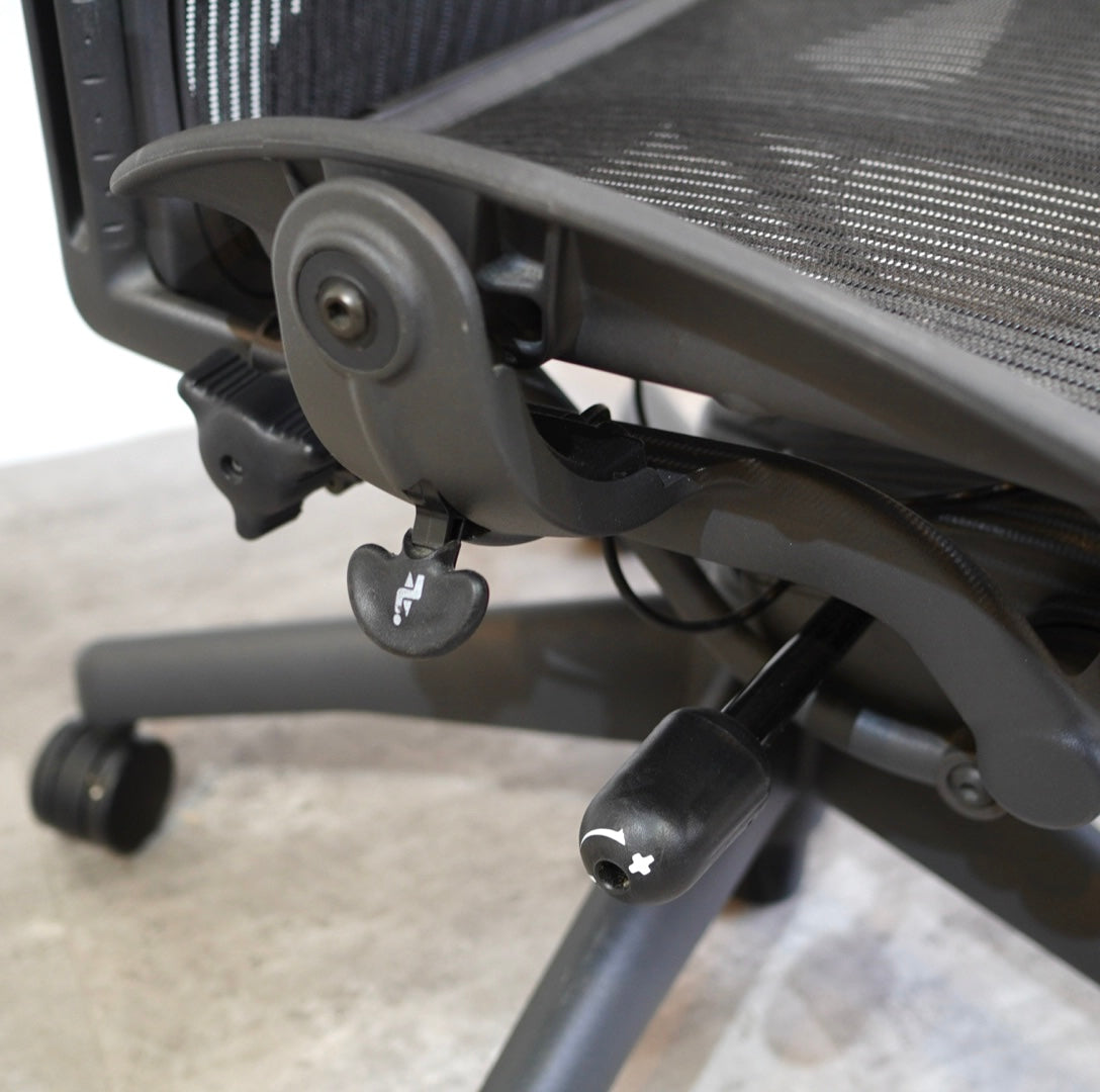 ハーマンミラー / HermanMiller アーロンチェア / Aeron Chairs クラシック  Bサイズ 【1】