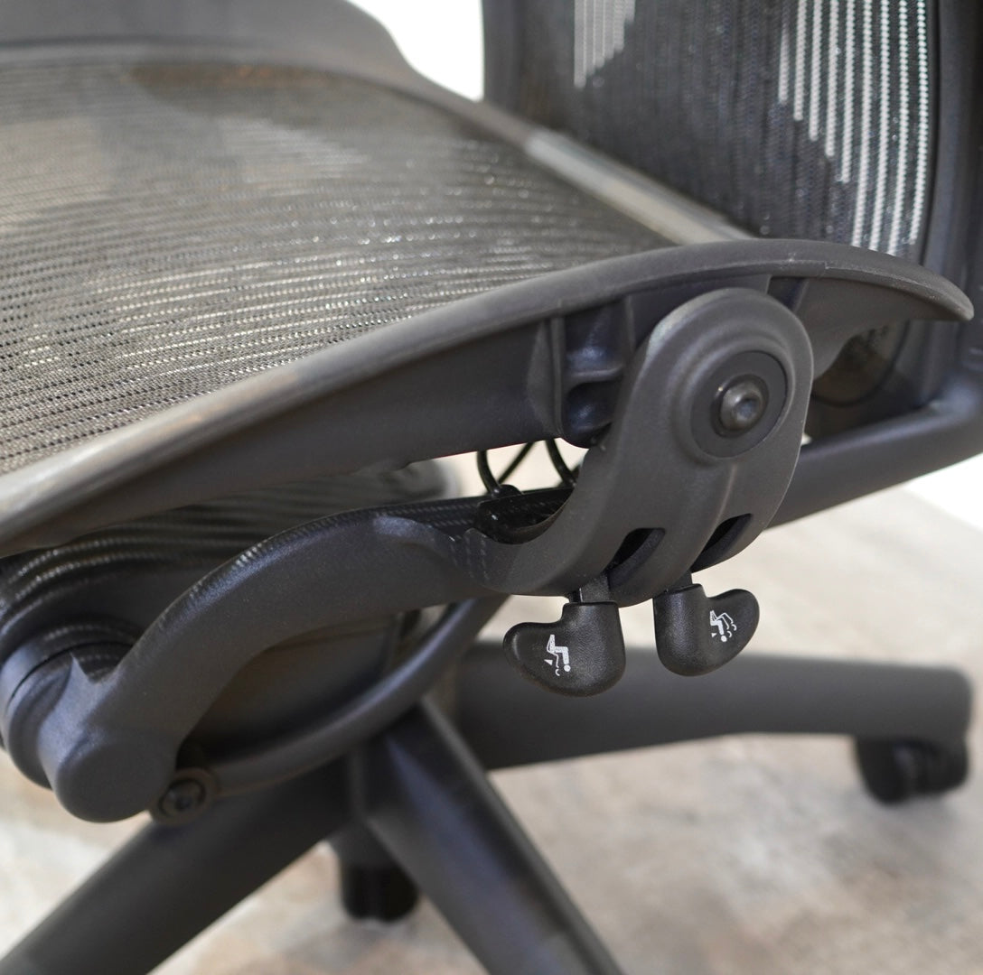 ハーマンミラー / HermanMiller アーロンチェア / Aeron Chairs クラシック  Bサイズ 【1】