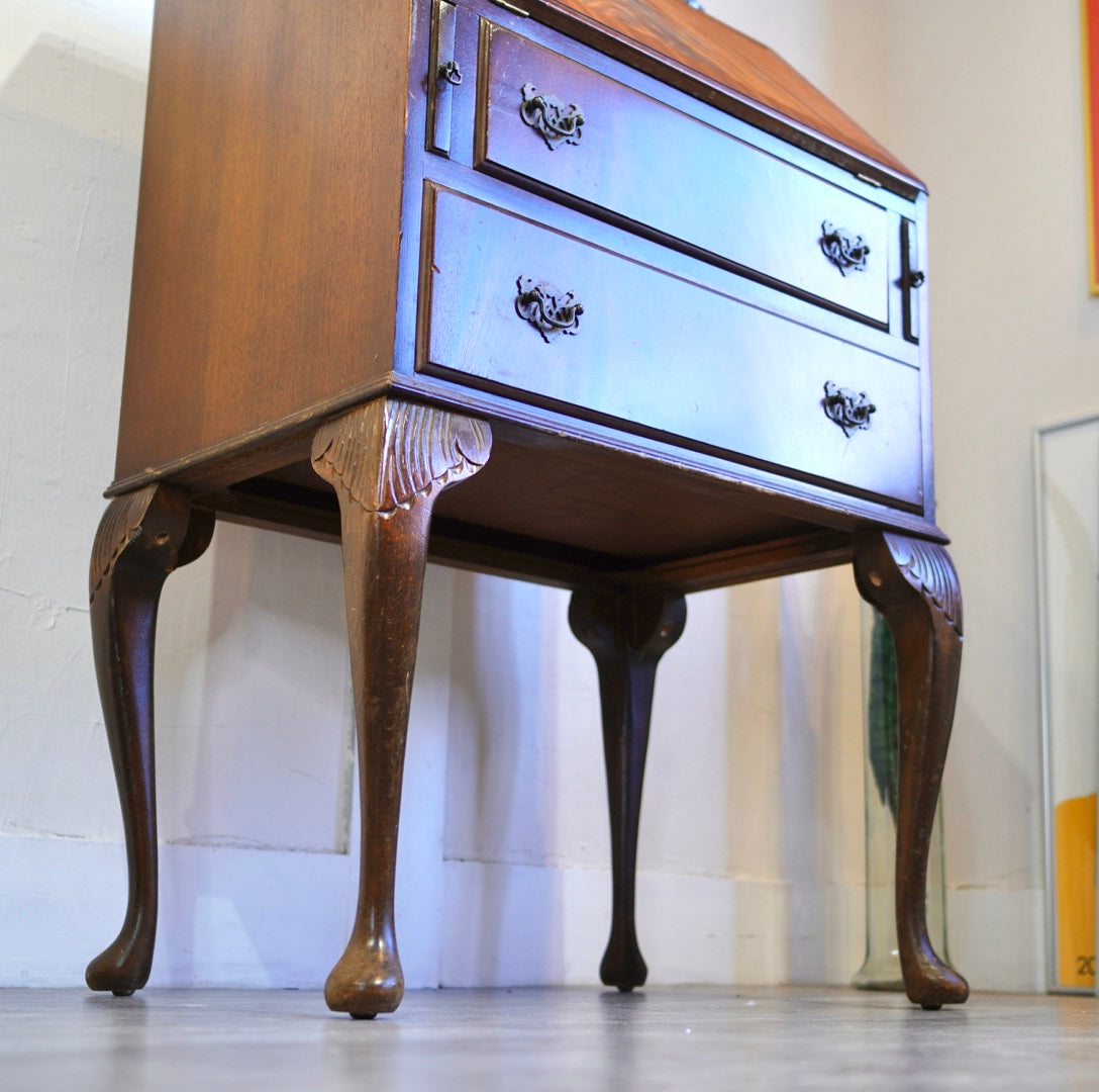 小ぶりなライティングビューロー アンティーク