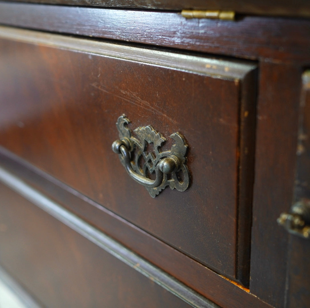 小ぶりなライティングビューロー アンティーク