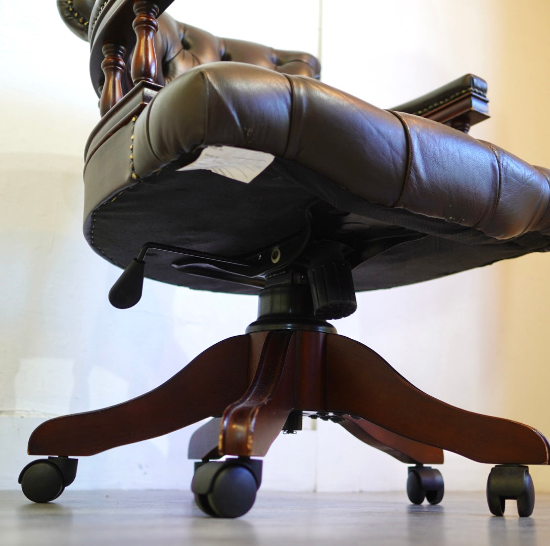 チェスターフィールド キャプテンチェア