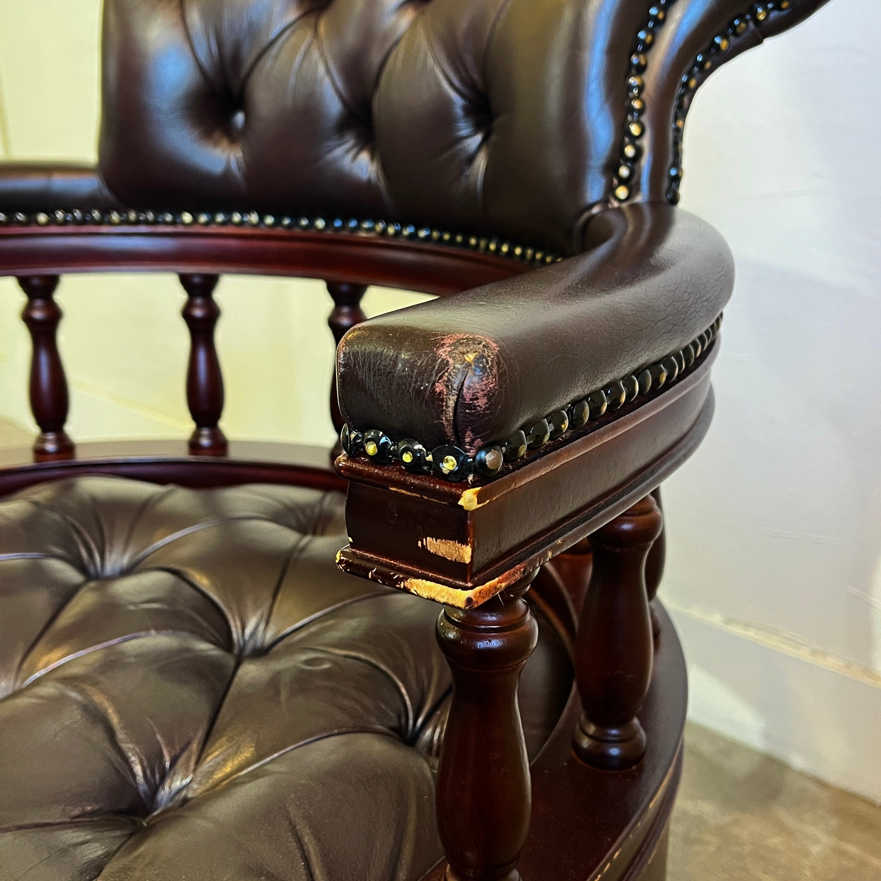 チェスターフィールド キャプテンチェア
