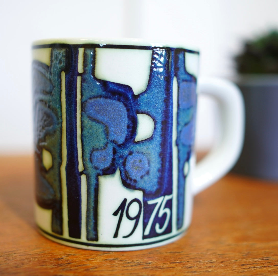 ロイヤルコペンハーゲン / ROYAL COPENHAGEN 1975年 イヤーマグ / Year Mag 【Sサイズ】 ヴィンテージ マグカップ - Restyle