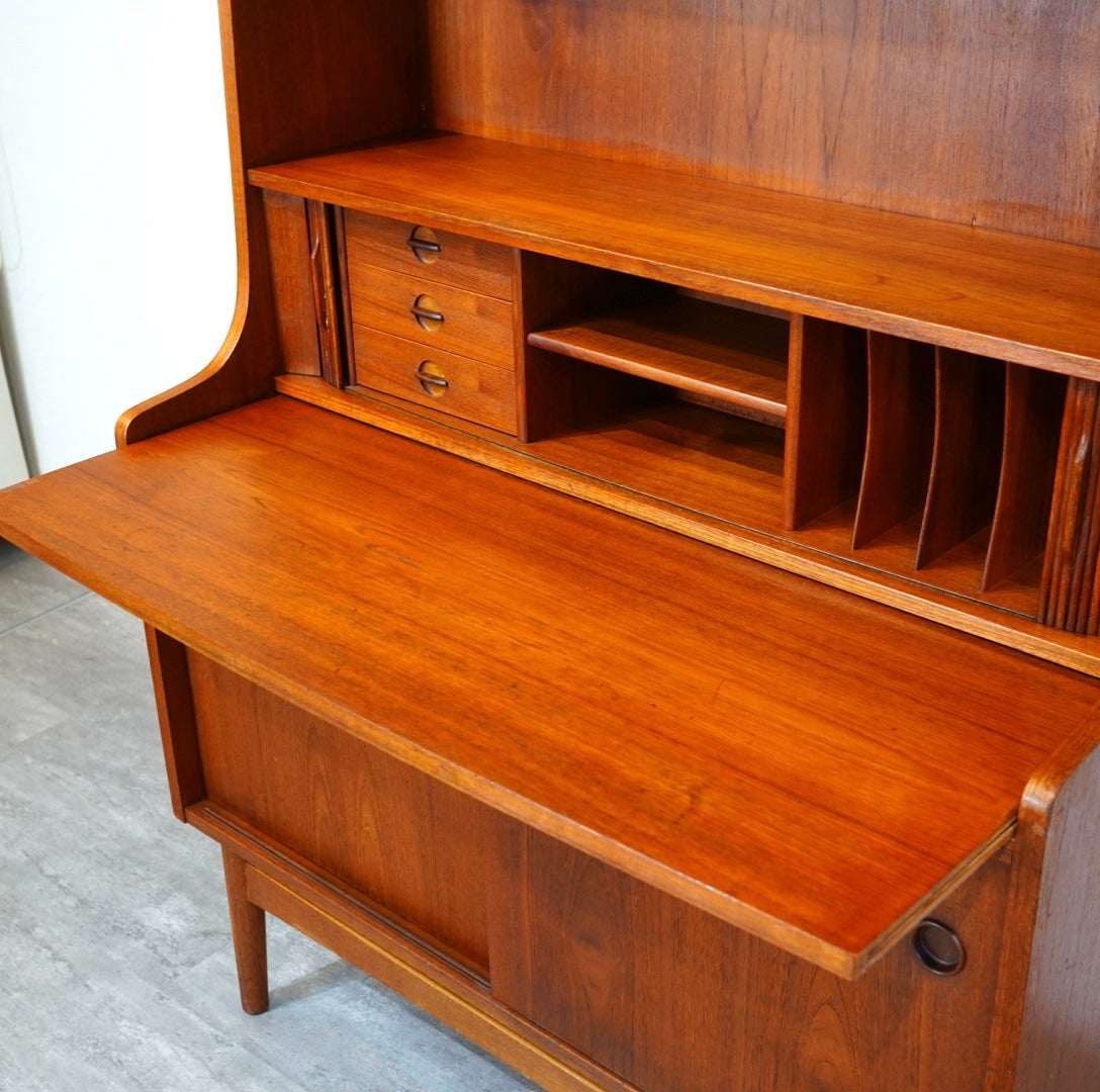 Bornholms Møbelfabrik チーク ヴィンテージブックシェルフ ヨハネス・ソース / Johannes Sorth 蛇腹扉 ヴィンテージ