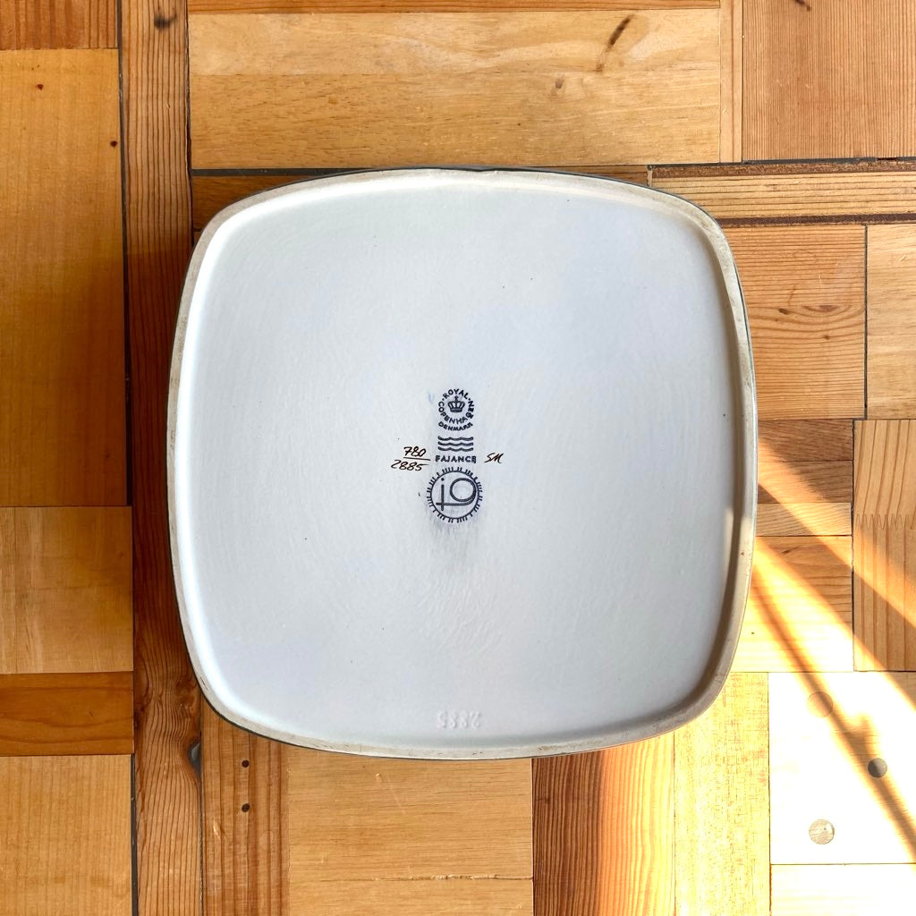 ロイヤルコペンハーゲン / Royal Copenhagen 25 バッカ 角皿 花 大　ヴィンテージ