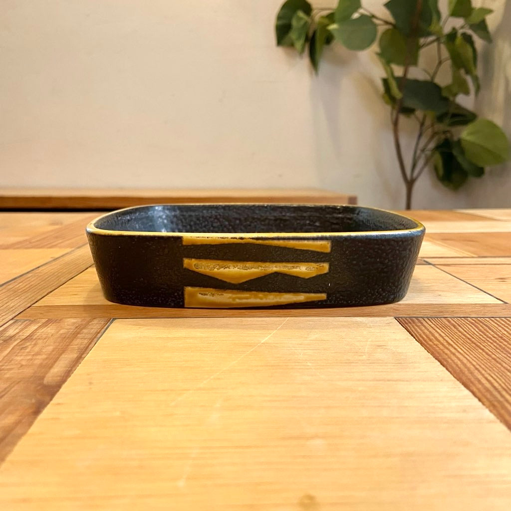 ロイヤルコペンハーゲン / Royal Copenhagen バッカ / BACA 角皿 黒と