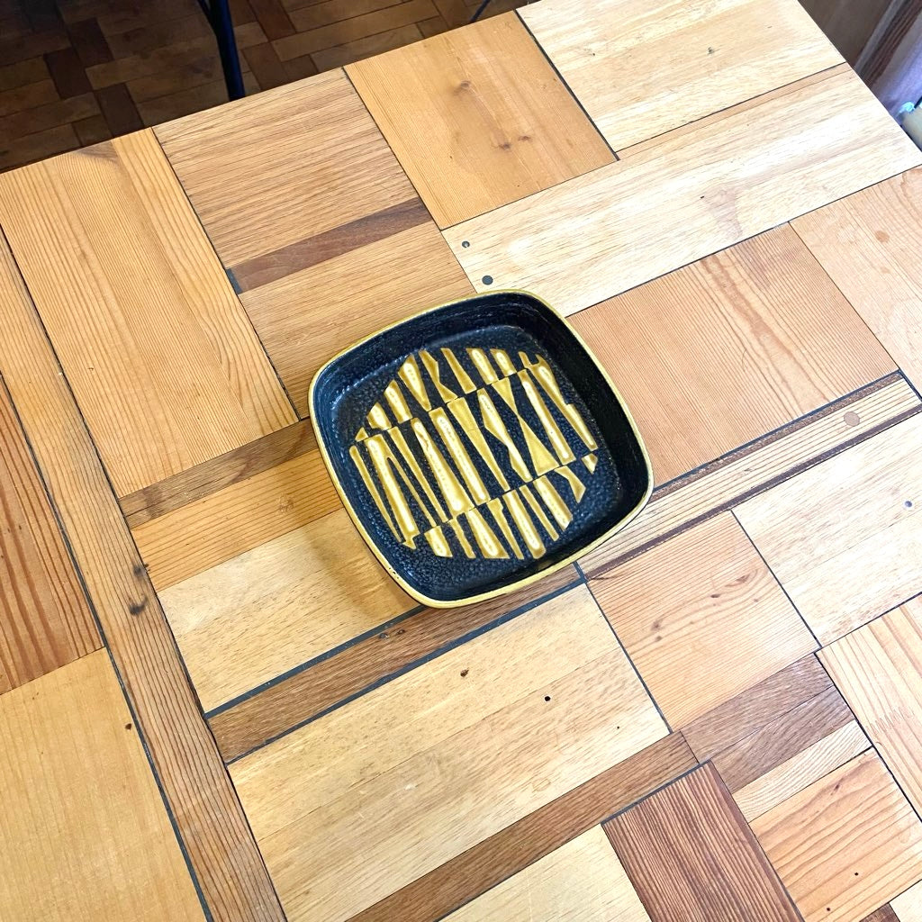 ロイヤルコペンハーゲン / Royal Copenhagen バッカ / BACA 角皿 黒と黄色