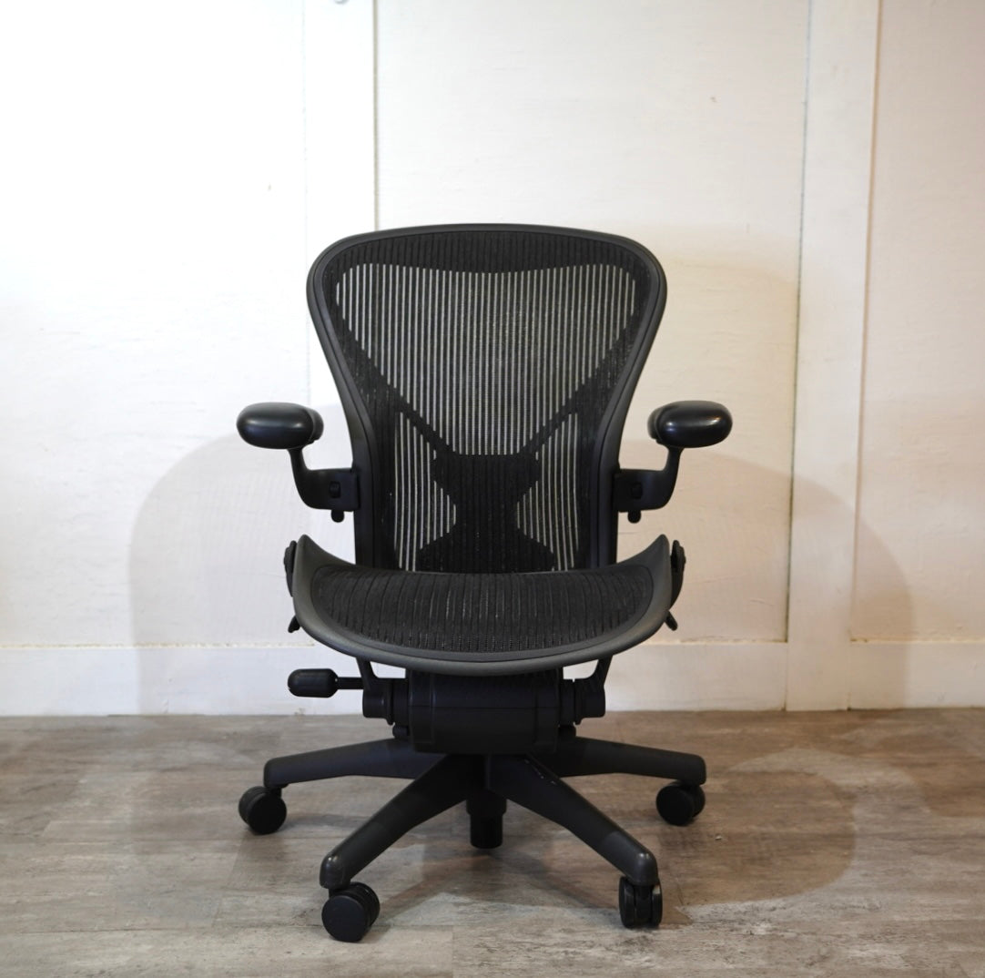 ハーマンミラー / HermanMiller アーロンチェア / Aeron Chairs クラシック  Bサイズ 【2】