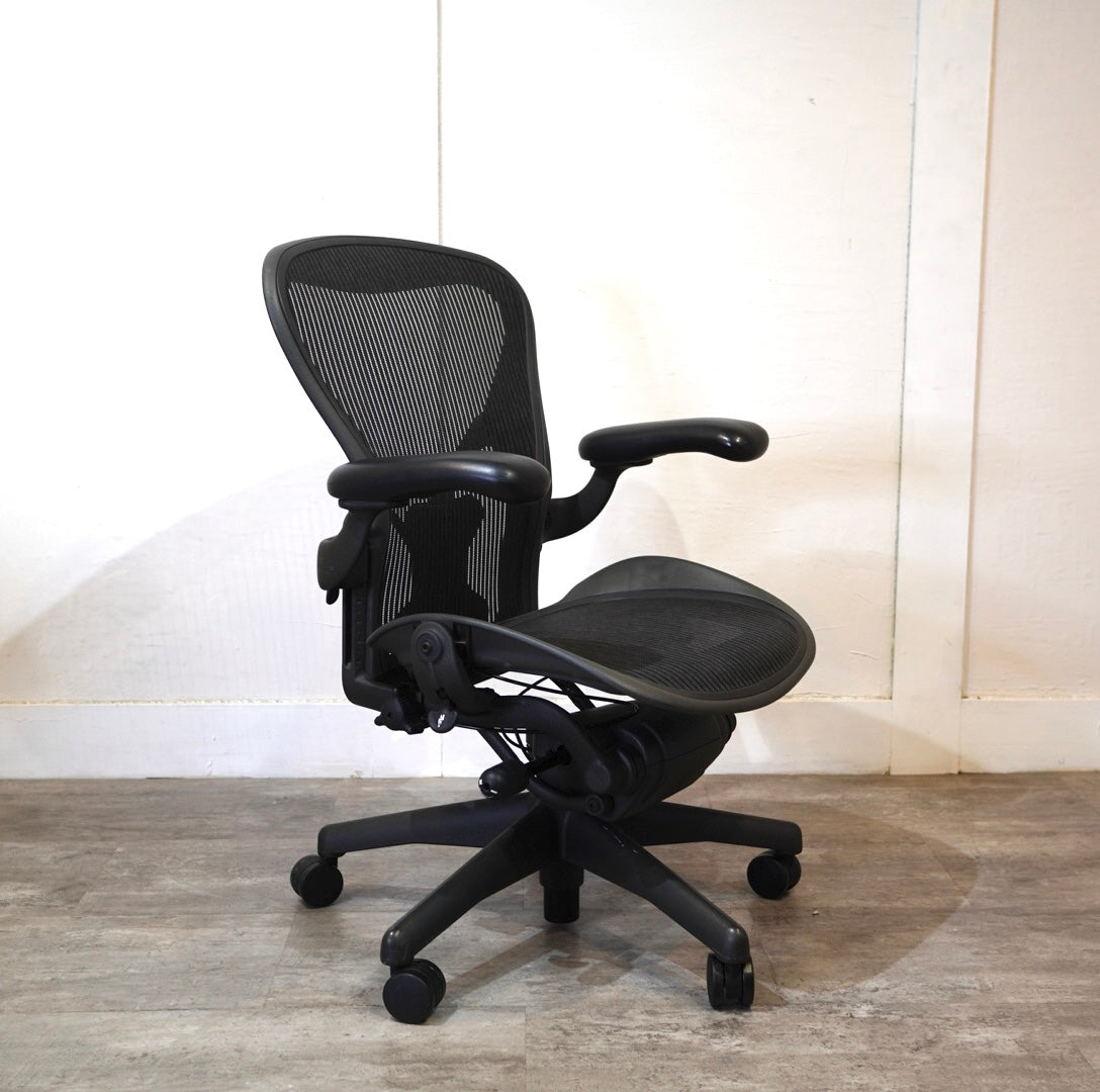 ハーマンミラー / HermanMiller アーロンチェア / Aeron Chairs クラシック  Bサイズ 【2】
