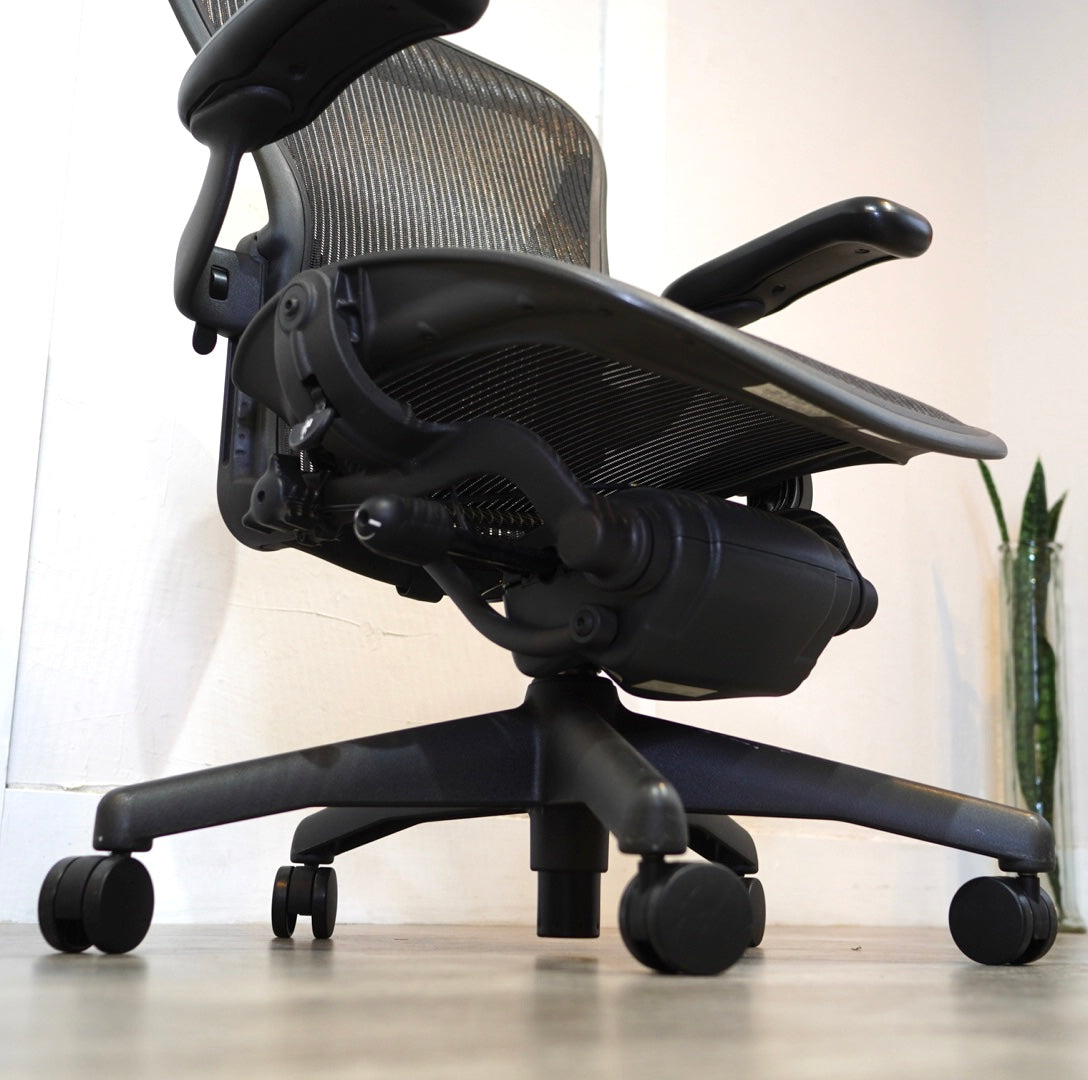 ハーマンミラー / HermanMiller アーロンチェア / Aeron Chairs クラシック  Bサイズ 【2】