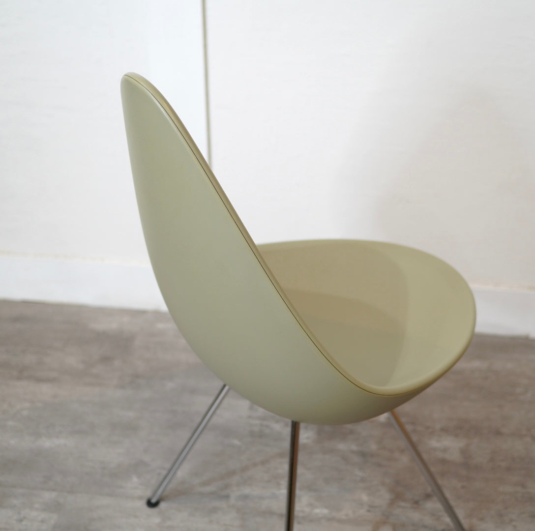 フリッツ・ハンセン / FRITZ HANSEN 3110 ドロップチェア/Drop カーキ