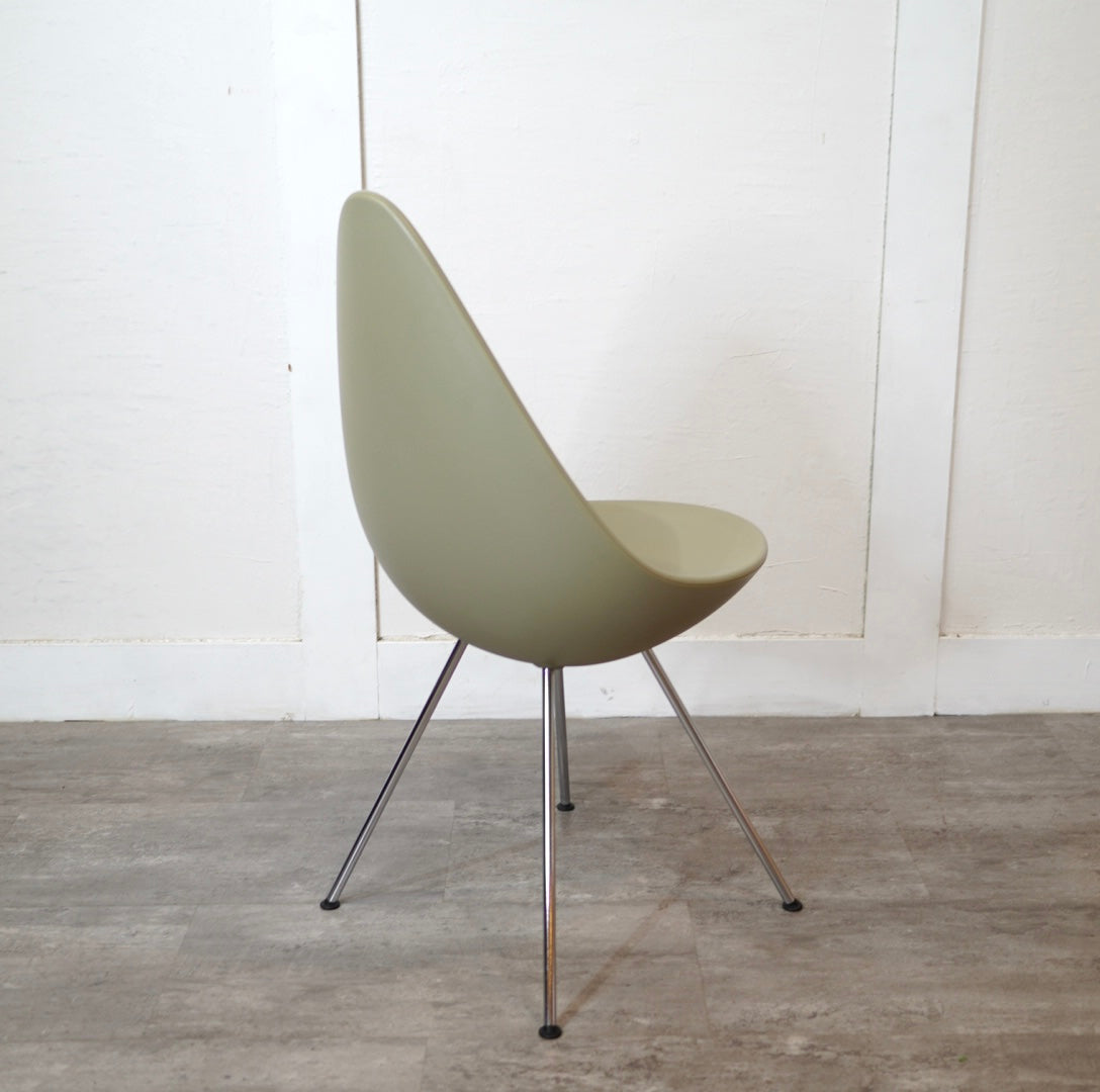 フリッツ・ハンセン / FRITZ HANSEN 3110 ドロップチェア/Drop カーキ