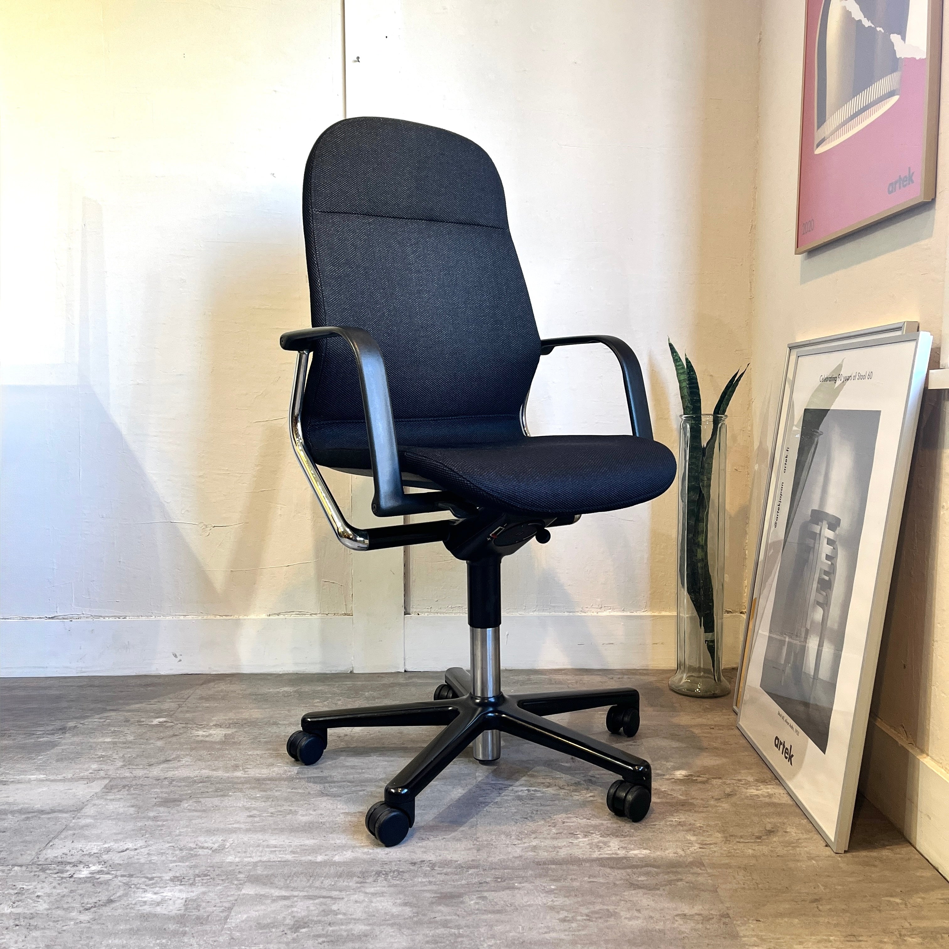 Mobilia モビリア 本革張り ヴィンテージ エグゼクティブチェア　希少 Mobilia モビリア 本革張り ヴィンテージ エグゼクティブチェア 希少