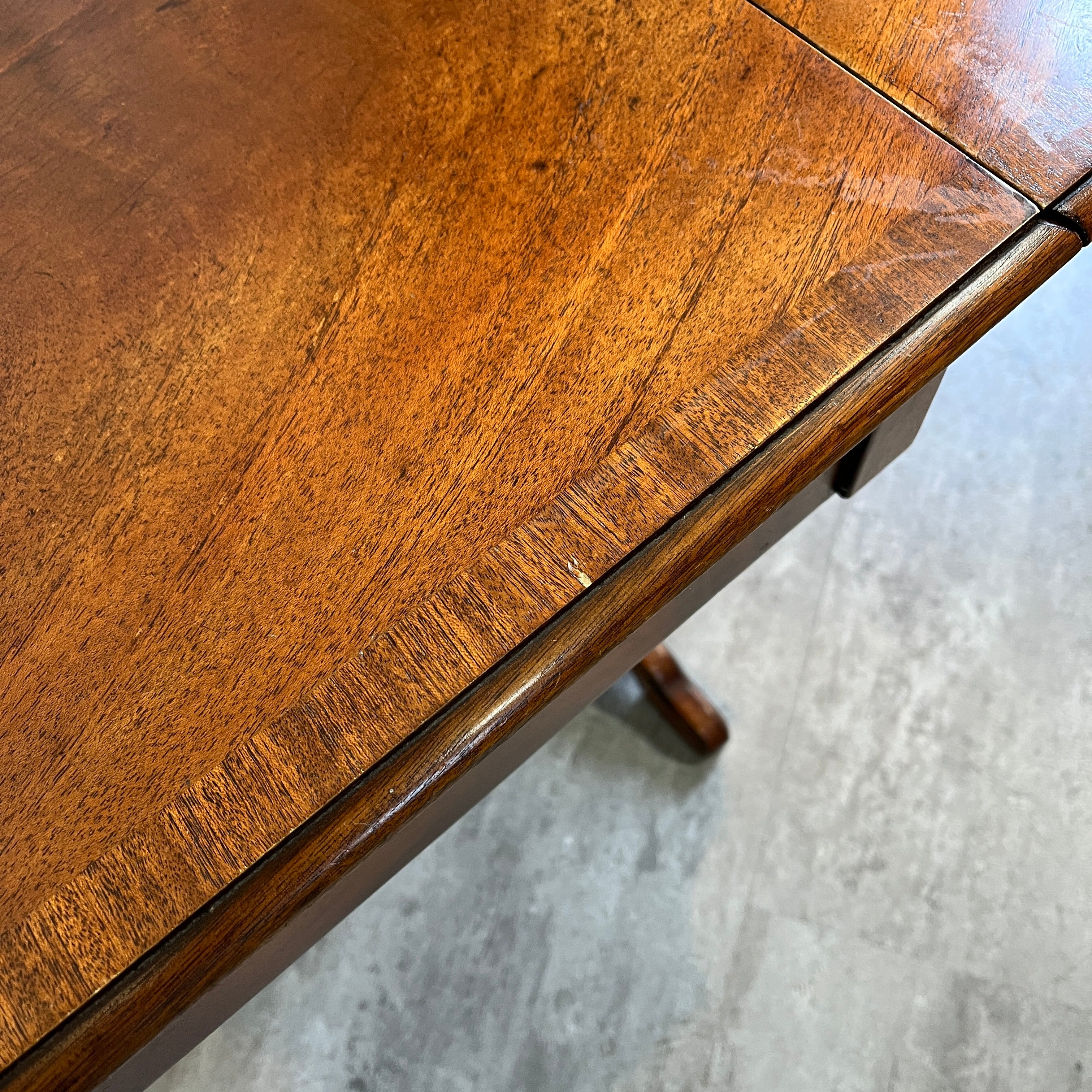 アンティーク　ドロップリーフテーブル　バタフライ　猫脚　天板再塗装済！ アーコールのドロップリーフテーブル・バタフライテーブル