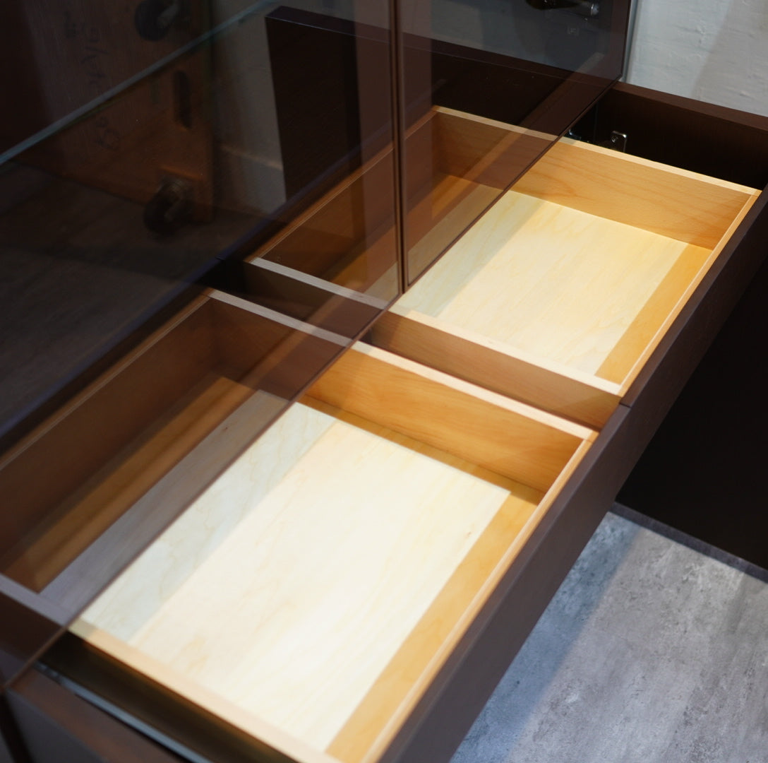 アルフレックス / arflex コンダクター / CONDUCTOR ガラスキャビネット 照明付