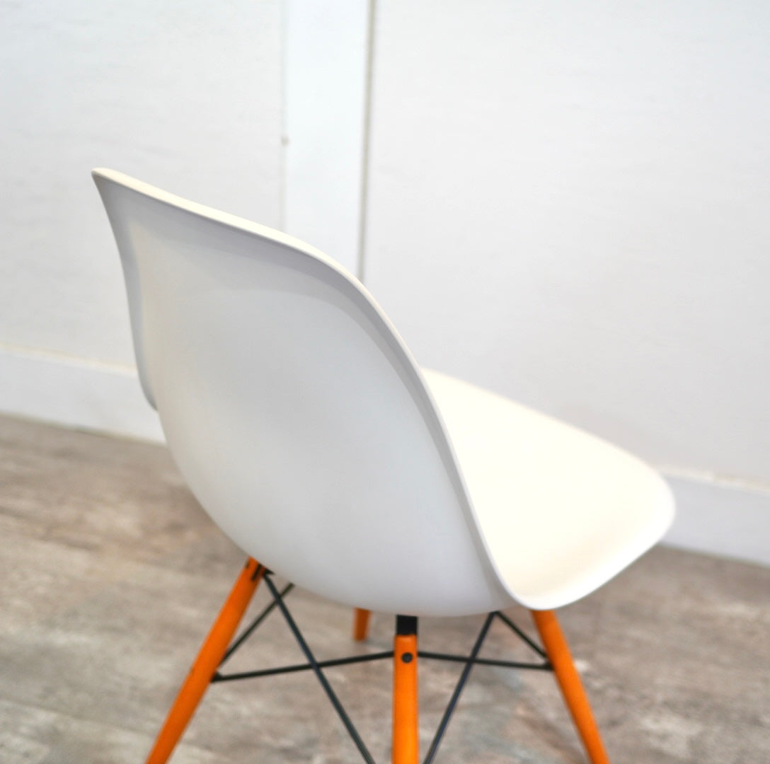 ハーマンミラー / Herman Miller サイドシェルチェア ドゥエルレッグ ホワイト チャールズ＆レイ・イームズ